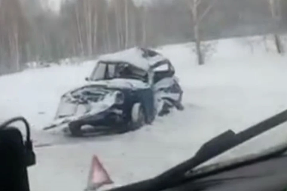 Под Новосибирском отечественное авто попала в страшное ДТП. Фото: стоп-кадр