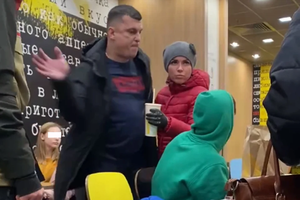 В гневе мужчина отвесил подростку подзатыльник. Фото: ДТП и ЧП Мурманск