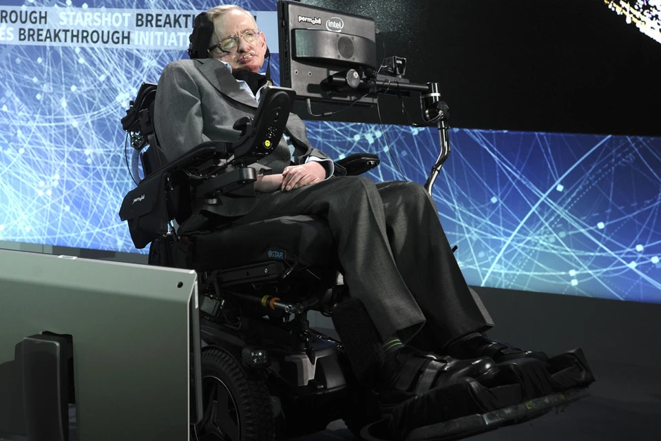Выдающийся ученый Стивен Хокинг, пожалуй, самый известный пациент, страдавший боковым амиотрофическим склерозом (БАС).