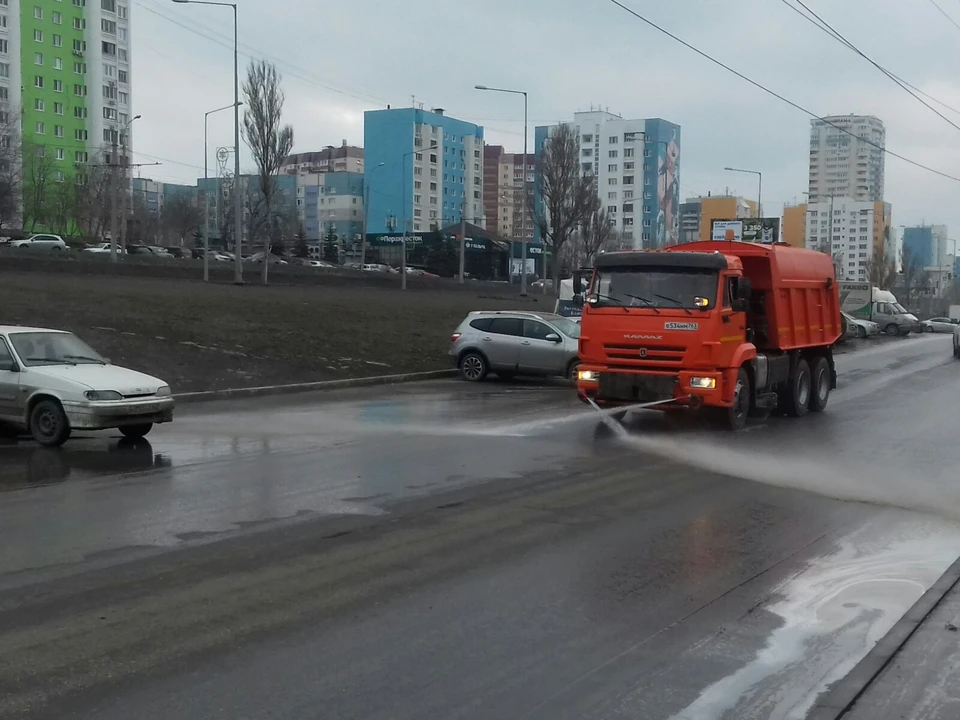 На следующей неделе рабочие начнут мыть Московское шоссе ФОТО: АСАДО