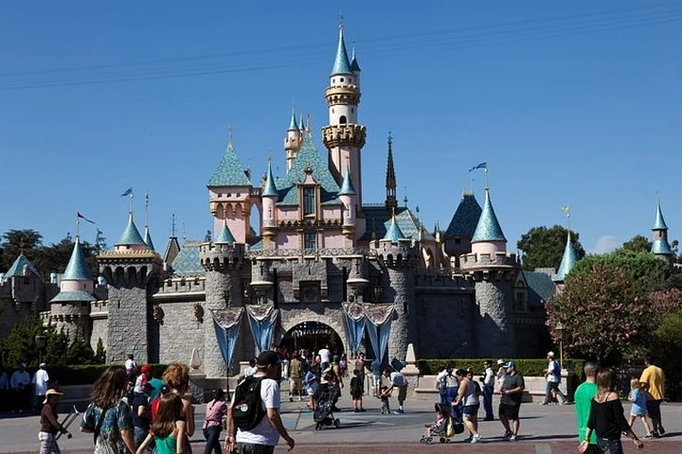 Disney закрывает парки из-за коронавируса