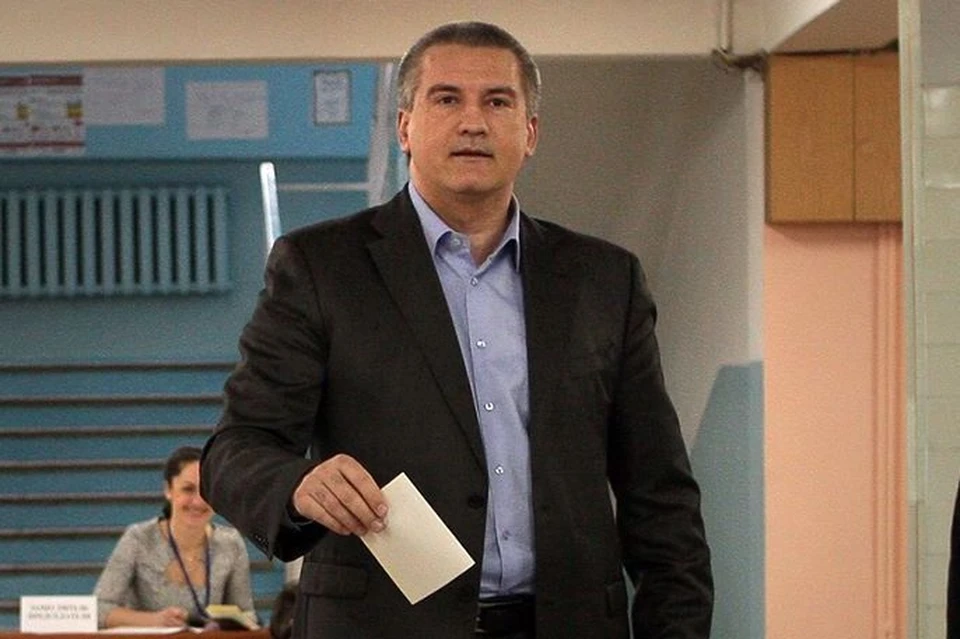 Глава Крыма Сергей Аксенов голосует на референдуме 2014 года. Фото: Facebook