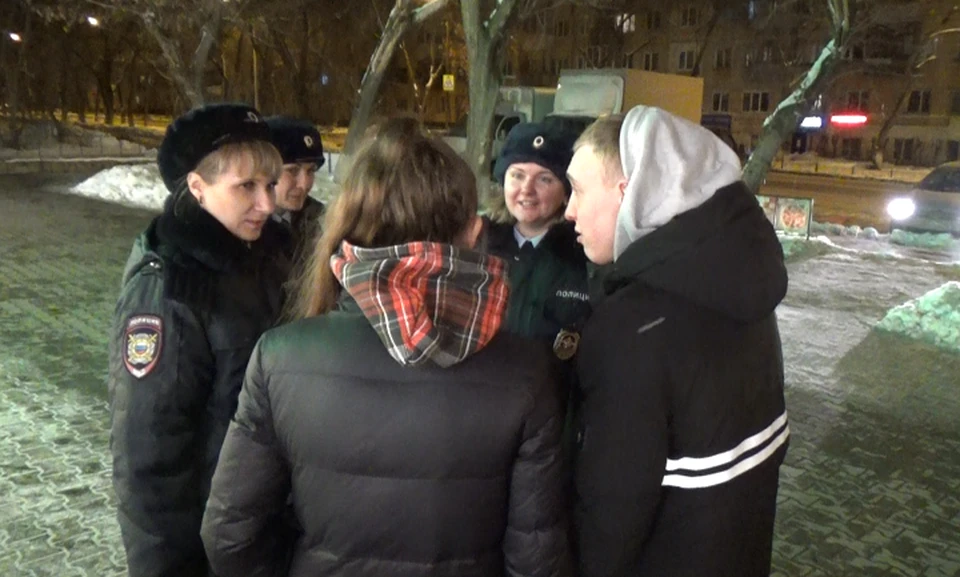 Силовики провели беседы с подростками и их родителями. Фото: УМВД по Екатеринбургу