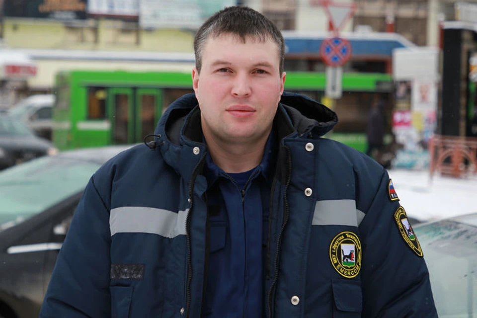 Спасатель, на лету поймавший девочку, выпавшую с 14-го этажа, получит награду мэра Иркутска