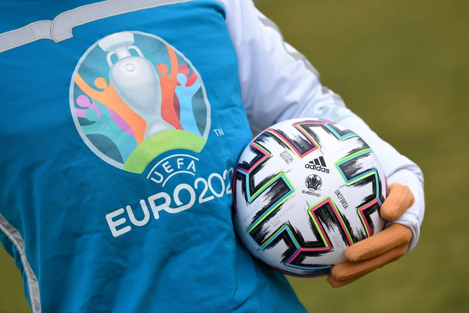 Спортивная жизнь в Европе замерла и футбольная индустрия оказалась на краю пропасти.
