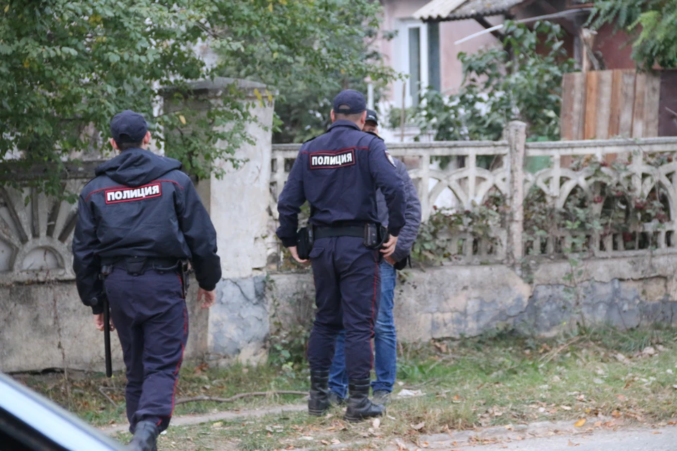 Полицейские разыскивают граждан, приехавших в Крым из-за границы