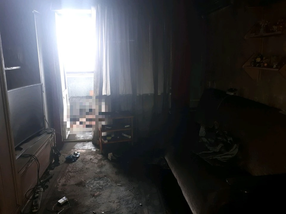 Тело погибшего нашли на балконе. Фото СУ СКР по Саратовской области