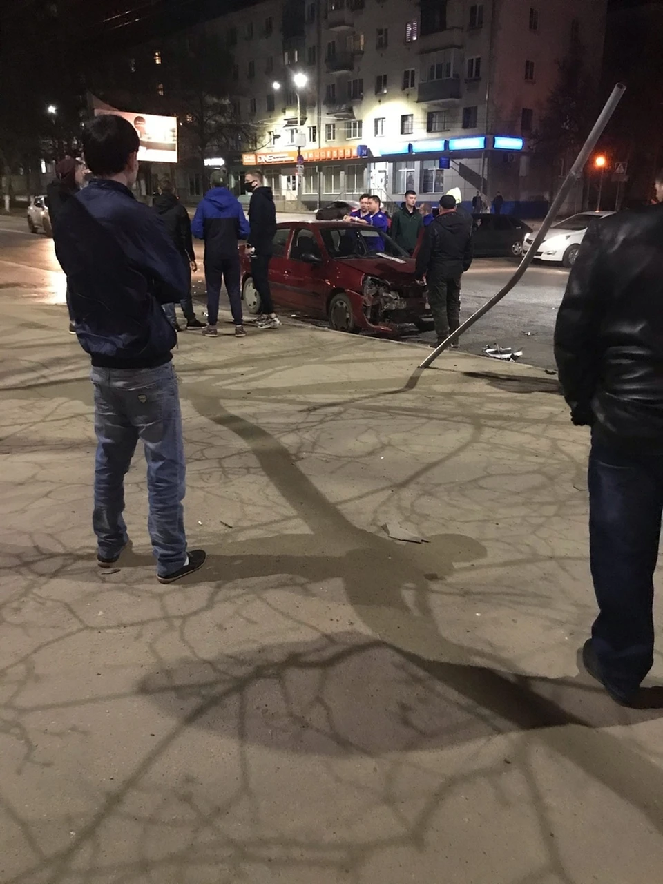ДТП на улице П.Осипенко: виновник аварии на красном "Рено" скрылся