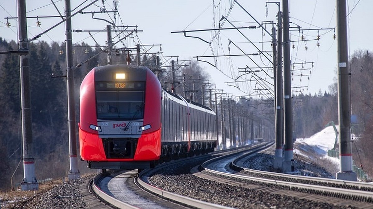 В работе 140 локомотивов и 151 вагон: «Уральские локомотивы» о загрузке  предприятия - KP.RU