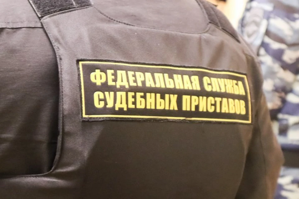 Судебные приставы опечатали двери хостела
