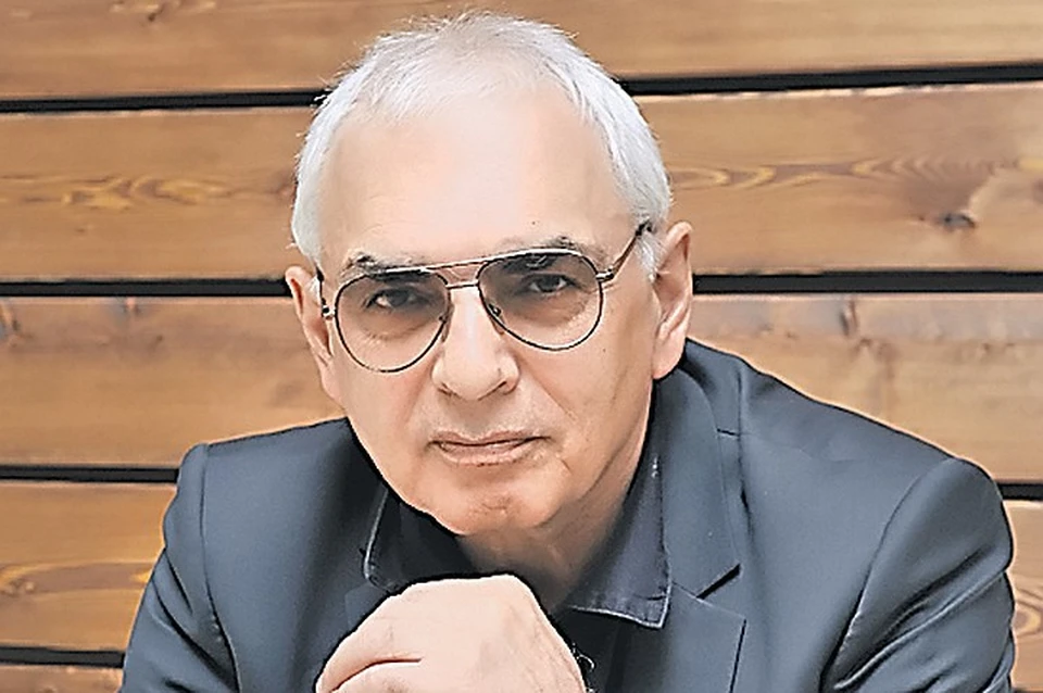 Режиссер Карен Шахназаров призвал людей не отчаиваться на самоизоляции