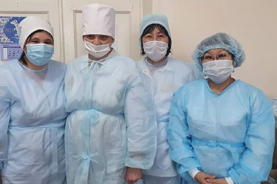Врачи-пенсионеры вышли на смену медикам, помещенным в обсерватор из-за коронавируса в Бурятии. Фото: Инстаграм Татьяны Сымбеловой