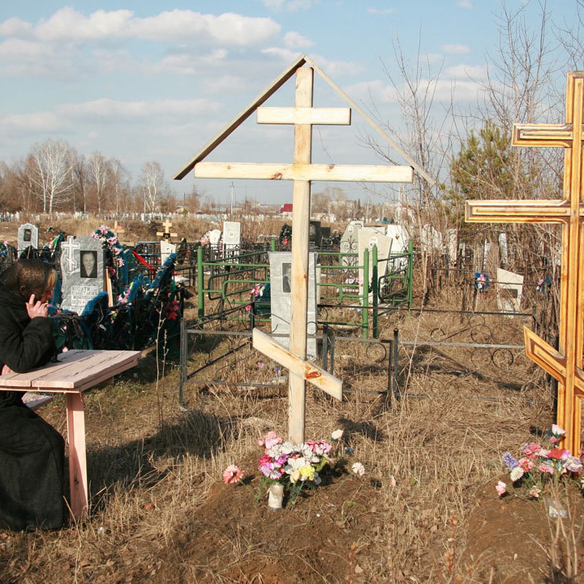 Родительский день в Барнауле в период коронавируса: будут ли штрафовать  приехавших на кладбища - KP.RU