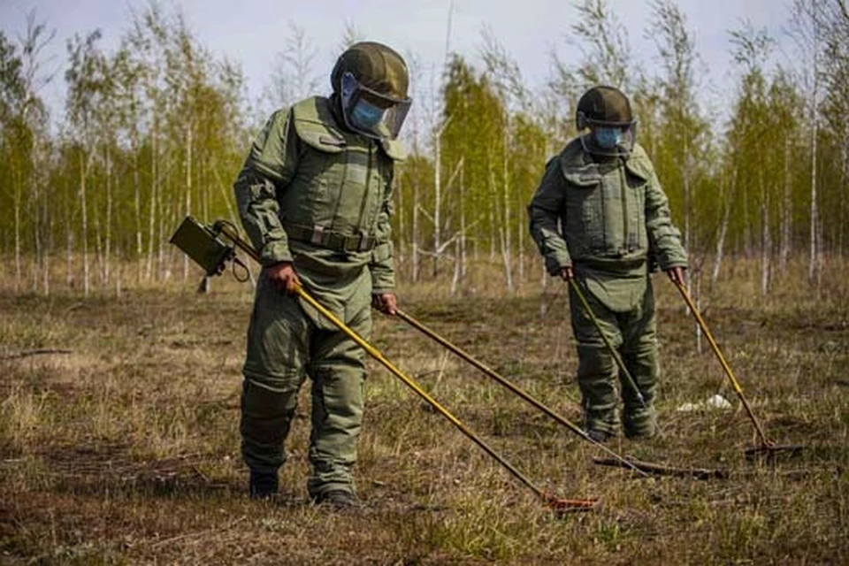 Военные обследовали четыре гектара земли и нашли старый снаряд.