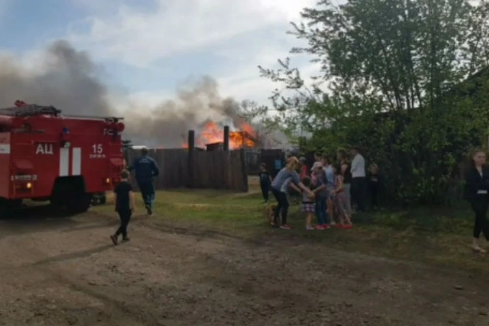 Крупный пожар в Зиме: сгорело 8 жилых домов. Фото: ГУ МЧС России по Иркутской области