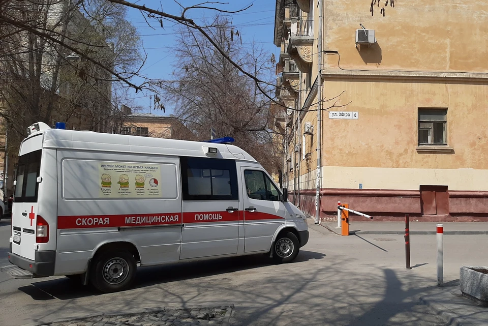 Врачи каждый день приезжают или звонят таким пациентам.