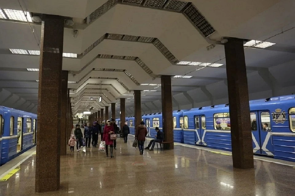 На кассах в новосибирском метро начали продавать защитные маски. Фото: Новосибирский метрополитен.