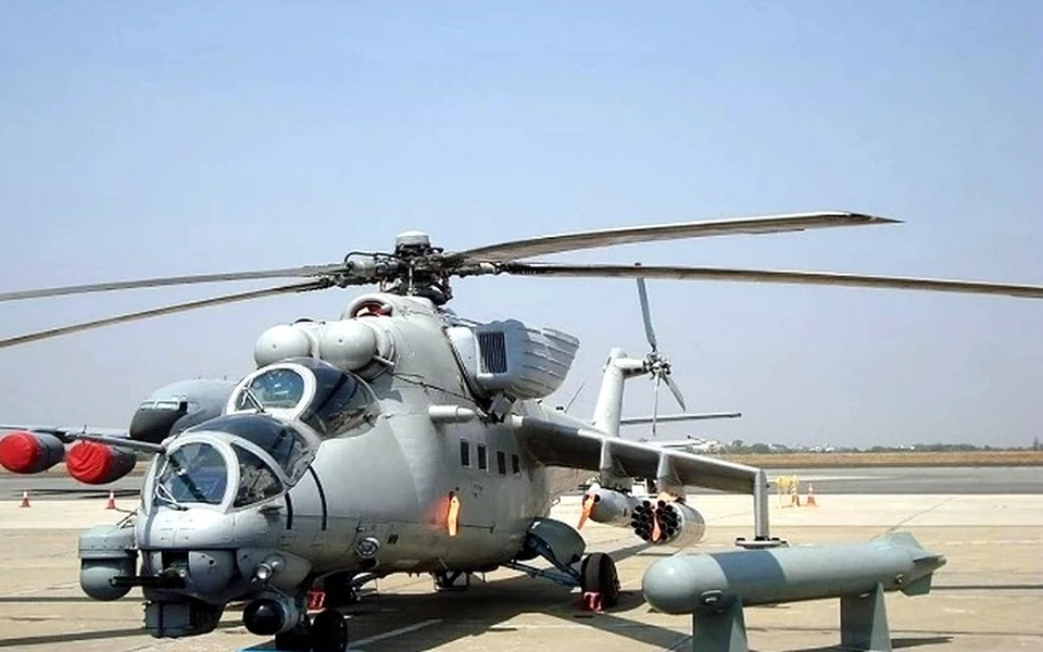 Транспортно-боевой вертолет МИ-35 совершил жесткую посадку недалеко от Джанкоя. Фото: Архив "КП".