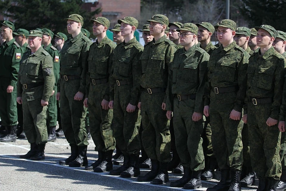 Коронавирус выявили у 1 723 российских военнослужащих