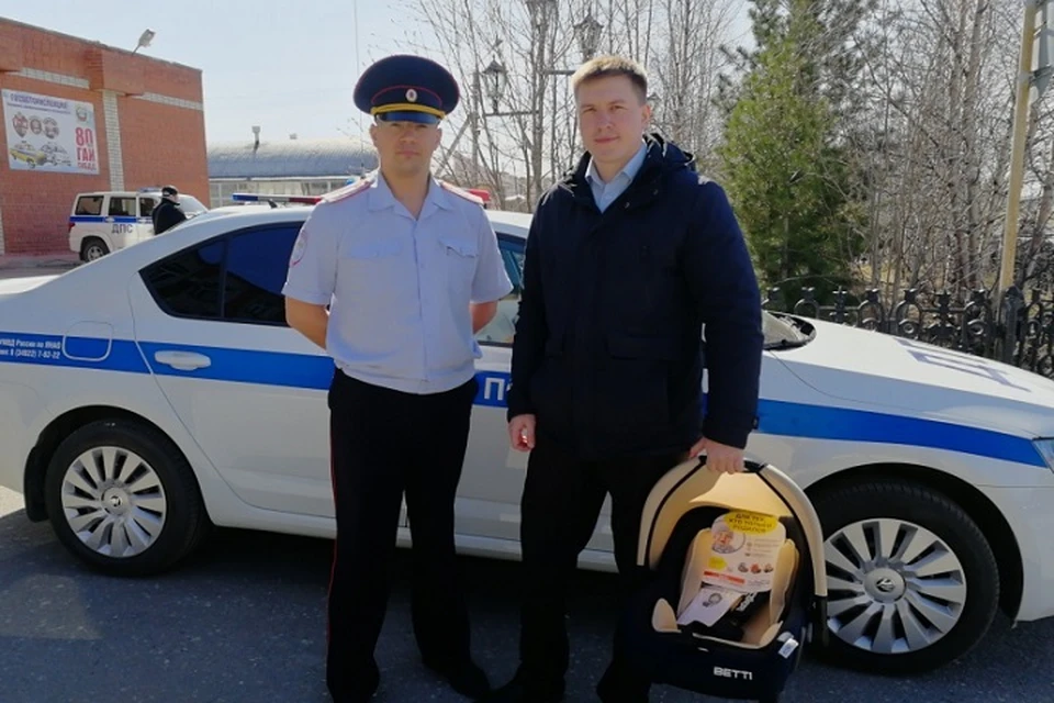 В Новом Уренгое полицейский помог беременной женщине добраться до роддома Фото: 89.мвд.рф
