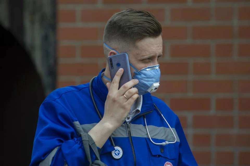 Врачи будут проводить консультацию с пациентами, находящимися на лечении от COVID-19 дома, по телефону