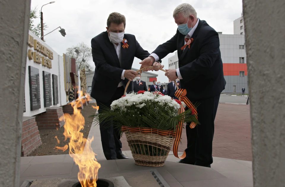 9 мая представители Металлоинвеста возложили цветы к мемориалам в Губкине, Железногорске, Старом Осколе и Новотроицке Фото: предоставлено Металлоинвестом