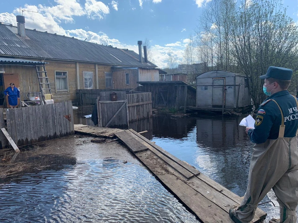 Вода продолжает наступать на Сыктывкар.