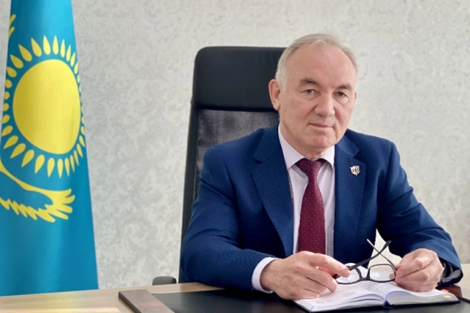 Әйелдер өздерін заттармен ұрады