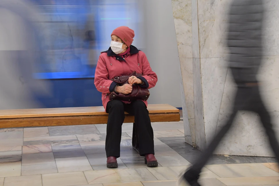В России могут прибегнуть к снижению пенсионного возраста, чтобы смягчить кризис на рынке труда.