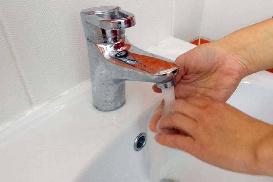 Власти Надыма объяснили ухудшение качества воды в кранах