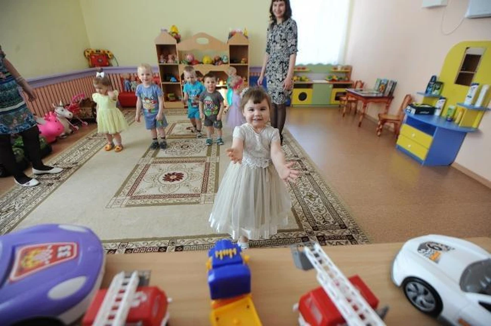В России сократилось число детей-сирот