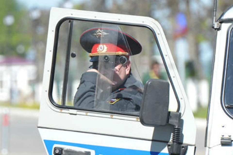 На девушек составили протоколы.