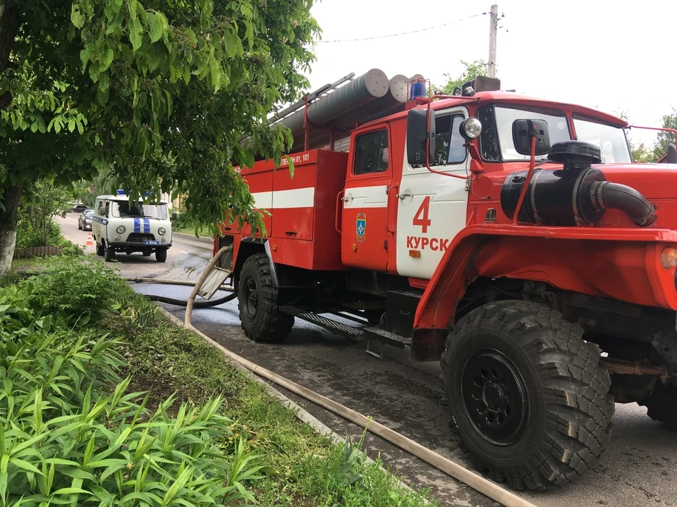 К ликвидации пожара привлекались 16 человек, шесть единиц техники