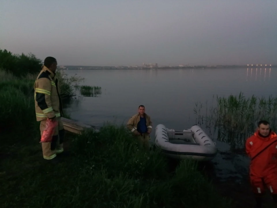 Заплыв друзья решили устроить на ночь глядя. Фото: пресс-служба ГУ МЧС по Челябинской области
