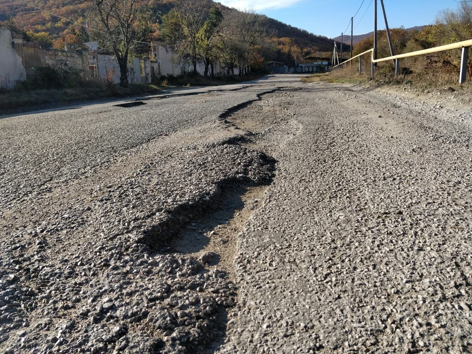 Ограничения помогут избежать разрушения дорог.