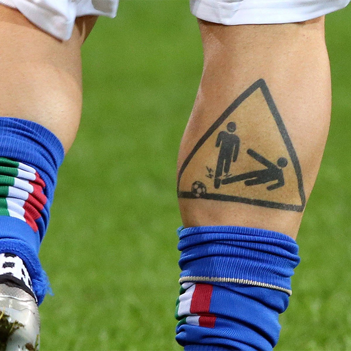 Футболисты с татуировками забивают больше голов