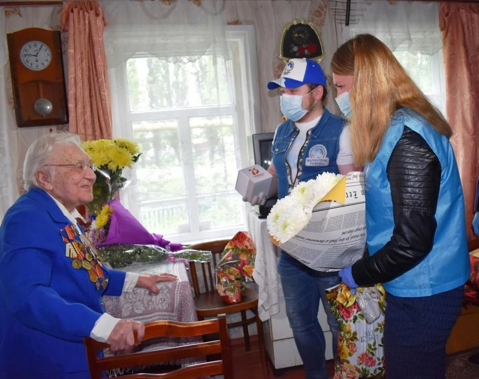 Орловским ветеранам подарят телефоны с бесплатной связью. Фото: Волонтеры Орловской области