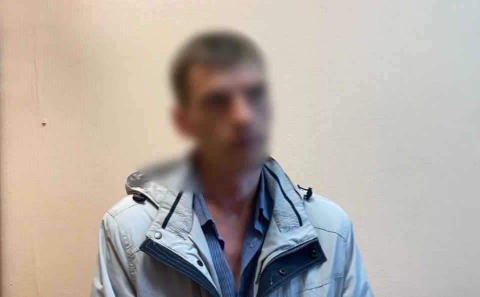 В Тюмени мужчина грозился взорвать все отделы полиции. Скриншот из видео УМВД по Тюменской области.