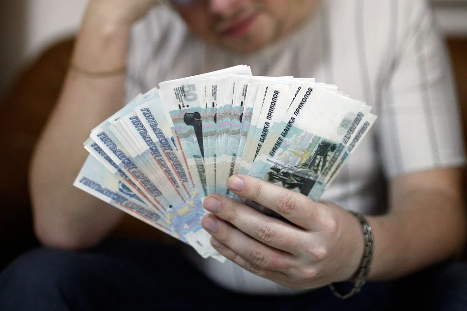 Завкафедрой предложила неуспевающей студентке закрыть все сессии за три курса оптом за 76 тысяч рублей