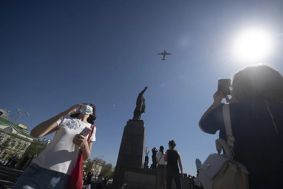 Авиапарад в Екатеринбурге покажут трезвым горожанам