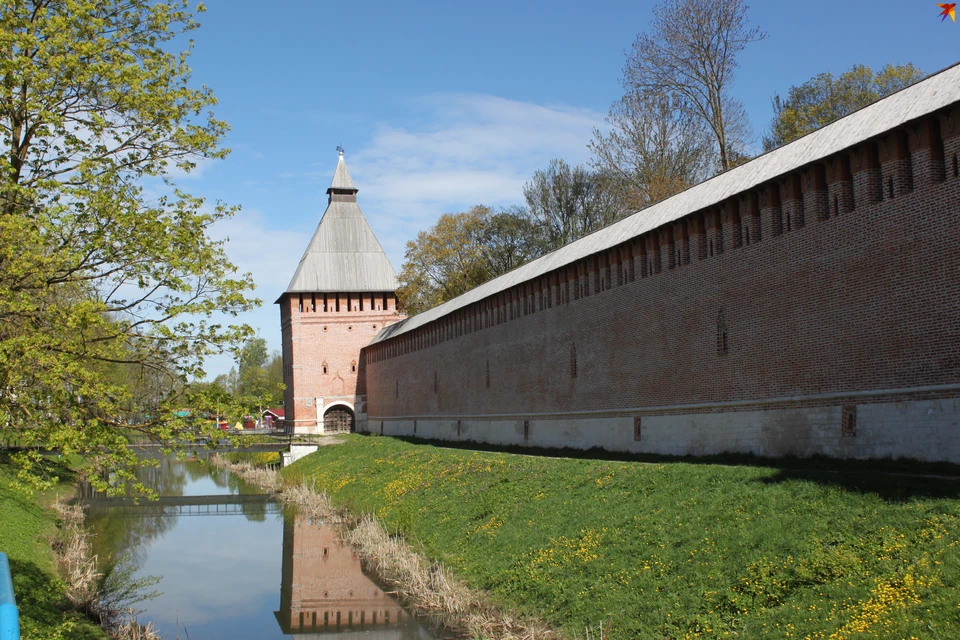 В Смоленске прясла участка крепостной стены восстановят до конца года. Фото: из архива издания.