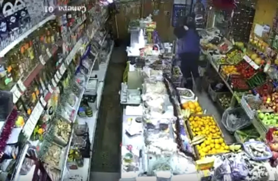 Скрин из видео с нападением
