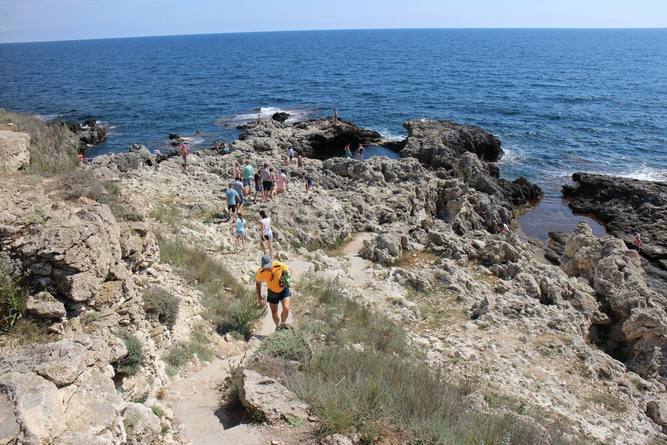 В Крыму тепло и солнечно.