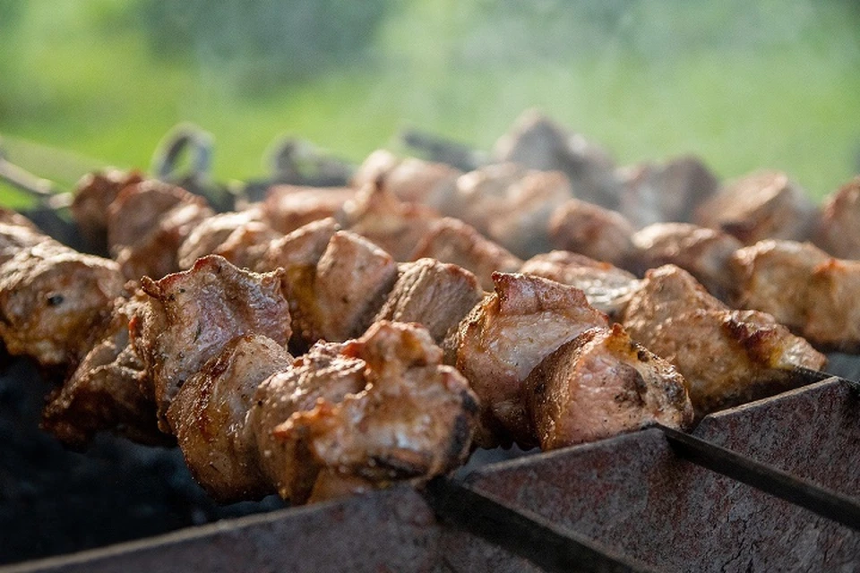 Тюменцам рассказали, как выбирать мясо для шашлыка
