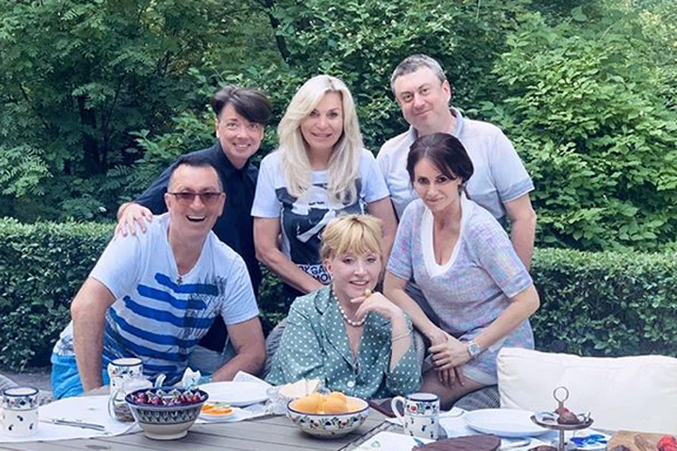 Алла Пугачева с друзьями
