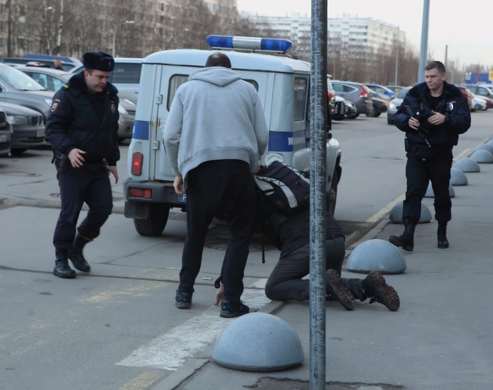 Полицейских обязали новыми правилами относительно задержанных