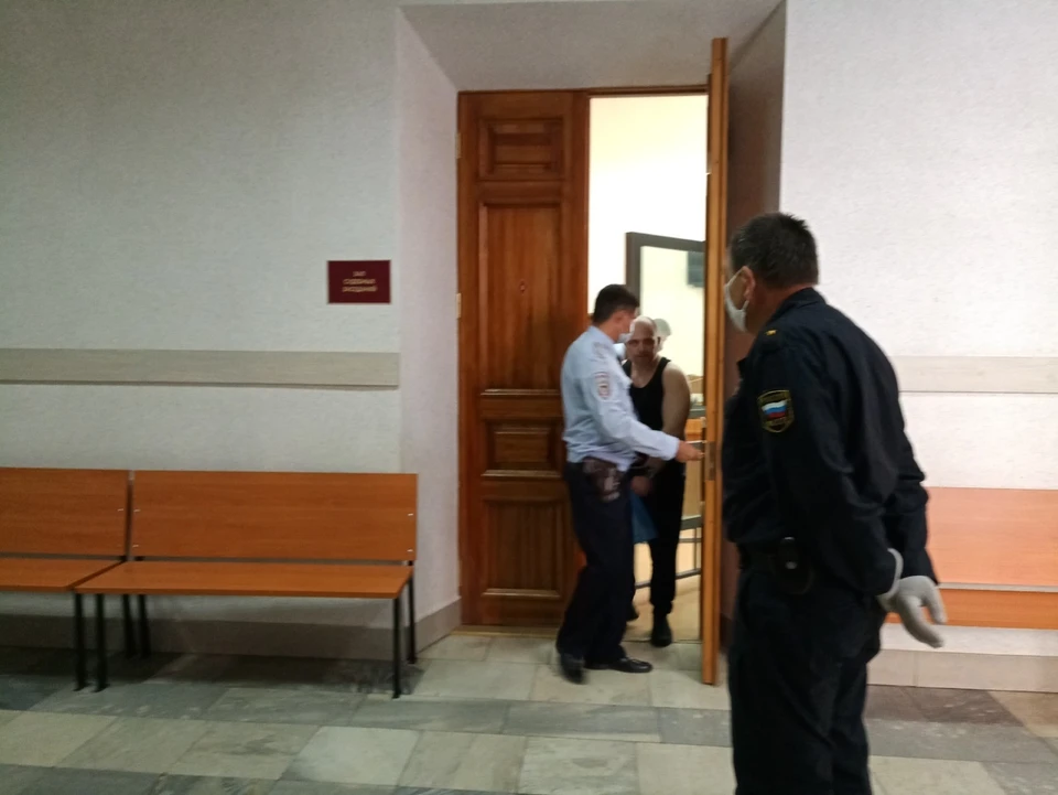 На первом заседании Антон Проскурин сообщил, что полностью признает вину