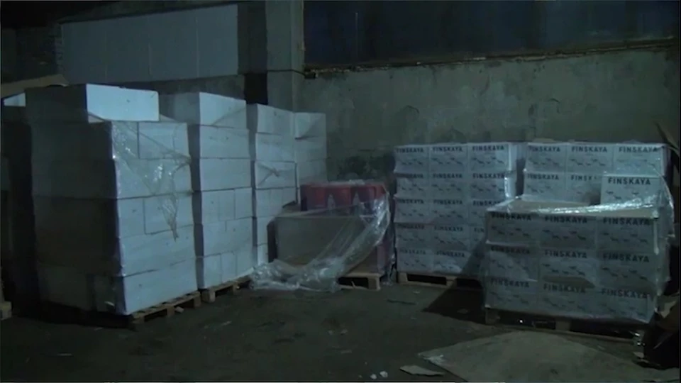 Ялуторовец хранил в гаражах алкоголь на 19 миллионов рублей. Фото - УМВД по Тюменской области.