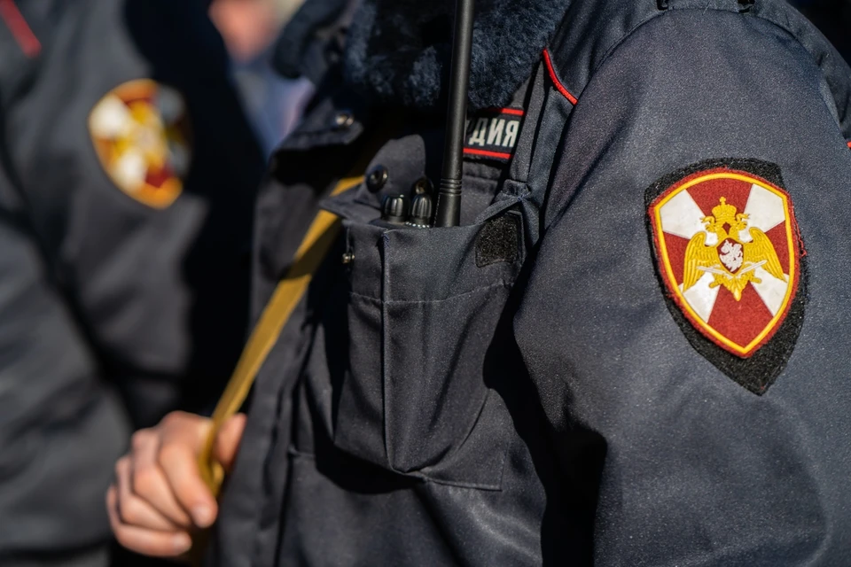 Во Мценске орловец попытался пронести элитный алкоголь мимо кассы и попался