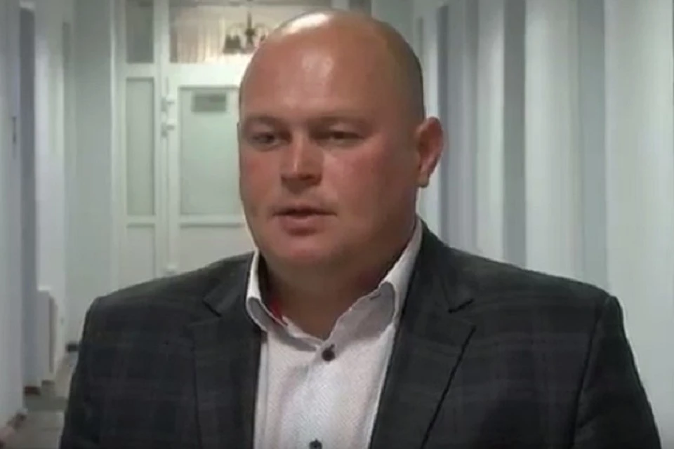 Тюменский депутат Артем Зайцев доволен организацией голосования по поправкам. Скриншот из видео.